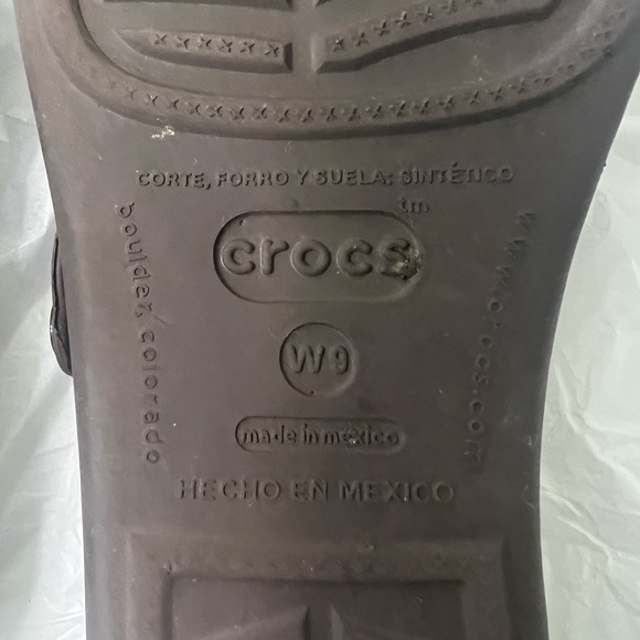 CROCS Women’s Sandals - Picture 8 of 9